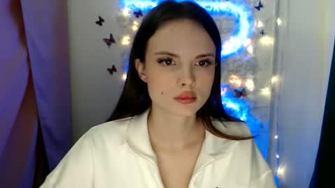a_ariella_ online show from 09/27/25, 08:08