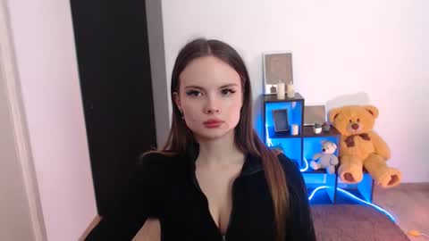 a_ariella_ online show from 10/20/25, 12:38