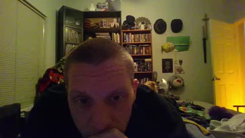 Snapshot of a_bored_dragon chatting on 03/05/25, 03:18 A Bored Dragon online show from 03/05/25, 03:18