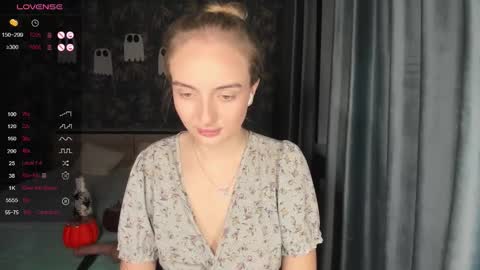 Adelina online show from 10/28/25, 01:47