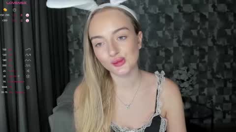 Adelina online show from 11/10/25, 02:27