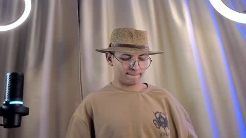 alejo online show from 02/04/25, 07:07