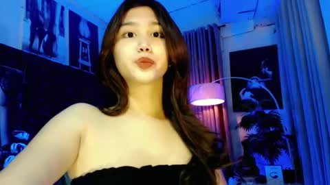 Snapshot of a_r_i_a_n_n_a chatting on 11/16/25, 06:19 Lovely Yana online show from 11/16/25, 06:19