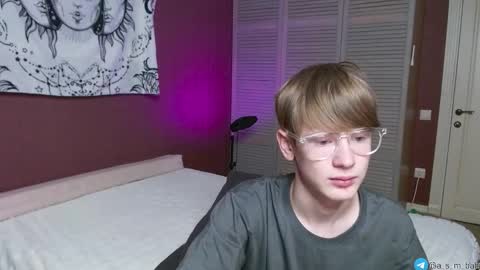 Kris Michael online show from 09/22/25, 08:11