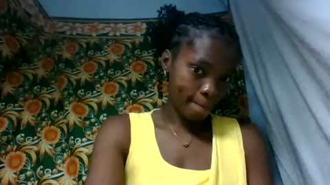 Snapshot of aadienne chatting on 06/14/26, 12:18 aadienne online show from 06/14/26, 12:18