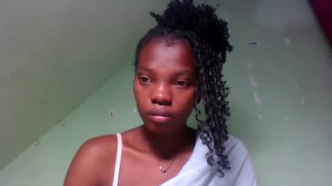 Snapshot of aadienne chatting on 06/20/26, 08:22 aadienne online show from 06/20/26, 08:22