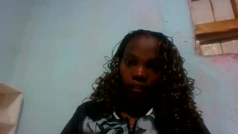 Snapshot of aadienne chatting on 06/26/26, 10:25 aadienne online show from 06/26/26, 10:25