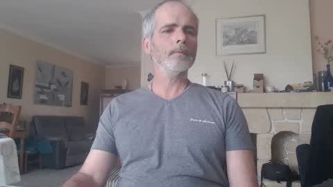 Snapshot of aalex1717 chatting on 05/14/26, 10:44 Aalex1717 online show from 05/14/26, 10:44
