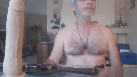 Snapshot of aalex1717 chatting on 06/12/26, 04:33 Aalex1717 online show from 06/12/26, 04:33