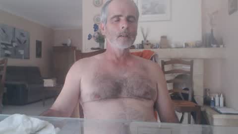 Snapshot of aalex1717 chatting on 07/25/26, 01:19 Aalex1717 online show from 07/25/26, 01:19
