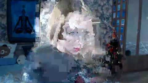 Snapshot of aalicebubble chatting on 12/19/24, 06:12 Alice online show from 12/19/24, 06:12