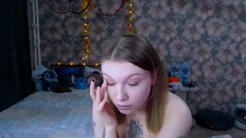 Snapshot of aalicebubble chatting on 10/21/25, 11:33 Alice online show from 10/21/25, 11:33