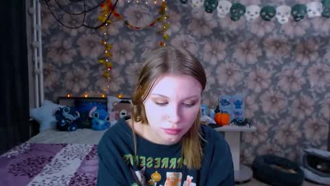 Snapshot of aalicebubble chatting on 10/28/25, 08:00 Alice online show from 10/28/25, 08:00