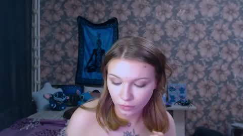 Snapshot of aalicebubble chatting on 12/02/25, 08:15 Alice online show from 12/02/25, 08:15