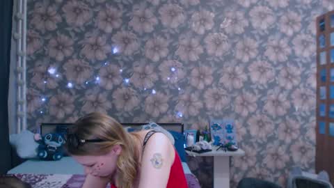 Snapshot of aalicebubble chatting on 02/10/26, 07:01 Alice online show from 02/10/26, 07:01