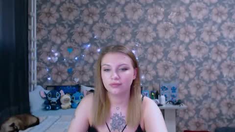 Snapshot of aalicebubble chatting on 02/17/26, 10:01 Alice online show from 02/17/26, 10:01