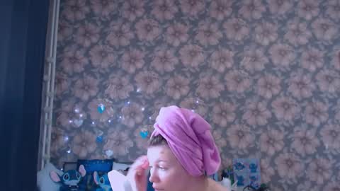 Snapshot of aalicebubble chatting on 02/19/26, 09:16 Alice online show from 02/19/26, 09:16