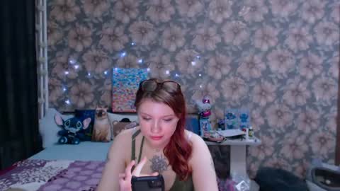 Snapshot of aalicebubble chatting on 06/19/26, 07:06 Alice online show from 06/19/26, 07:06