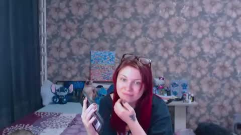 Snapshot of aalicebubble chatting on 06/21/26, 08:11 Alice online show from 06/21/26, 08:11
