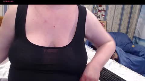 Snapshot of aamarillis chatting on 07/07/26, 06:12 NINA online show from 07/07/26, 06:12