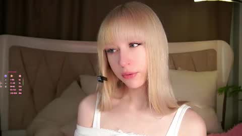 Snapshot of aameow chatting on 10/01/25, 03:29 Amy online show from 10/01/25, 03:29