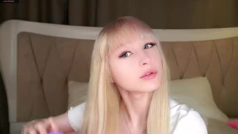 Snapshot of aameow chatting on 10/04/25, 05:22 Amy online show from 10/04/25, 05:22