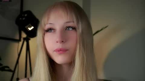 Snapshot of aameow chatting on 11/29/25, 03:04 Amy online show from 11/29/25, 03:04