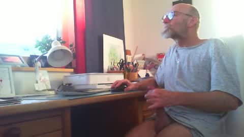 Snapshot of aamigo68 chatting on 11/19/25, 07:41 Amigo68 online show from 11/19/25, 07:41