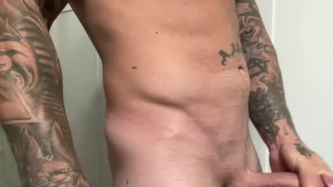 Snapshot of aaron846576 chatting on 10/14/25, 12:50 Canadashung online show from 10/14/25, 12:50