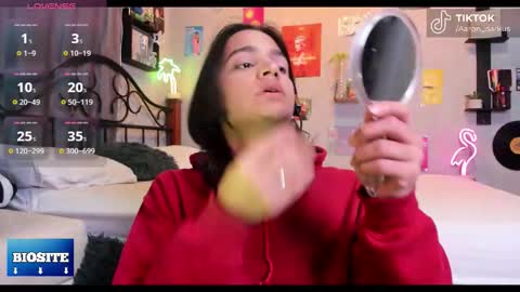 Snapshot of aaron_darkus chatting on 01/10/26, 11:09 Aaron online show from 01/10/26, 11:09