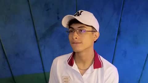 Aaron Ezequiel online show from 10/12/25, 09:03