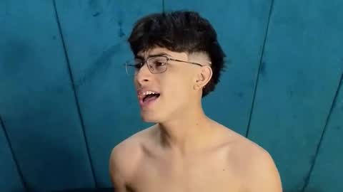 Aaron Ezequiel online show from 11/06/25, 11:37