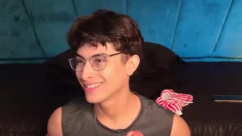 Aaron Ezequiel online show from 01/18/26, 09:07