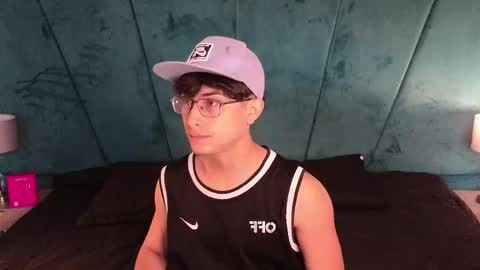 Aaron Ezequiel online show from 04/12/26, 12:32