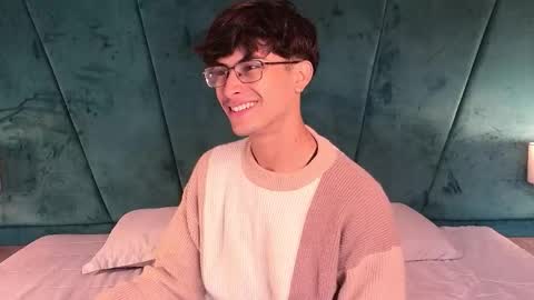 Aaron Ezequiel online show from 04/14/26, 12:33