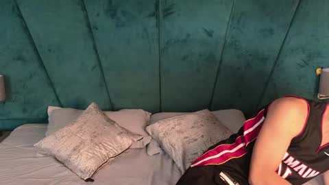 Aaron Ezequiel online show from 04/23/26, 12:51