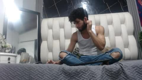 aaron_jones_1 online show from 05/30/26, 09:17