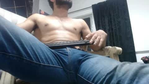 aaron_jones_1 online show from 06/06/26, 03:55