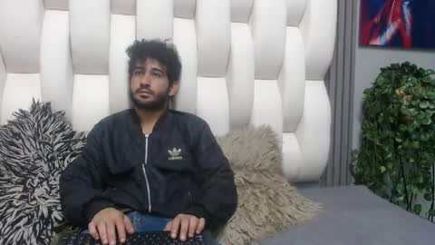 aaron_jones_1 online show from 06/10/26, 03:18