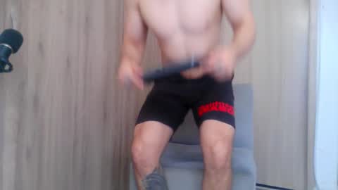 Aaron kwok online show from 11/02/25, 09:06