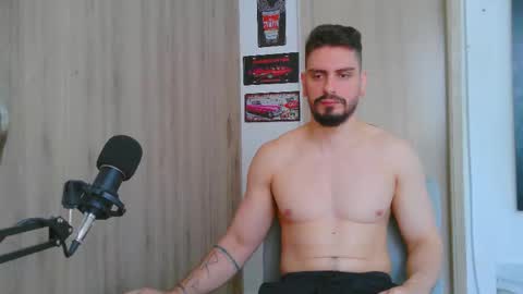 Aaron kwok online show from 01/18/26, 09:18