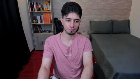 Snapshot of aaron_paul_ chatting on 12/11/24, 09:55 Aaron online show from 12/11/24, 09:55