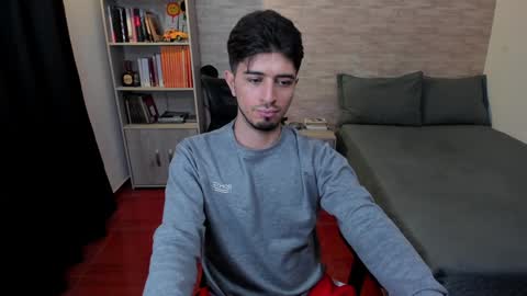 Snapshot of aaron_paul_ chatting on 12/13/24, 10:55 Aaron online show from 12/13/24, 10:55