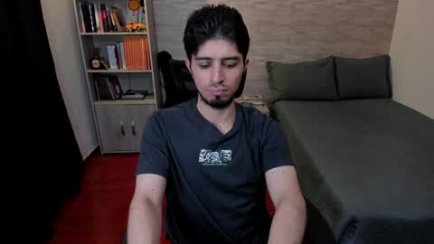 Snapshot of aaron_paul_ chatting on 01/17/25, 10:56 Aaron online show from 01/17/25, 10:56