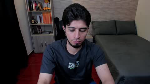 Snapshot of aaron_paul_ chatting on 01/27/25, 12:33 Aaron online show from 01/27/25, 12:33