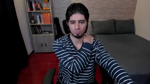 Snapshot of aaron_paul_ chatting on 02/16/25, 10:21 Aaron online show from 02/16/25, 10:21