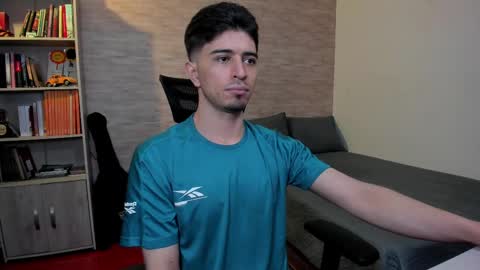 Snapshot of aaron_paul_ chatting on 02/26/25, 11:15 Aaron online show from 02/26/25, 11:15