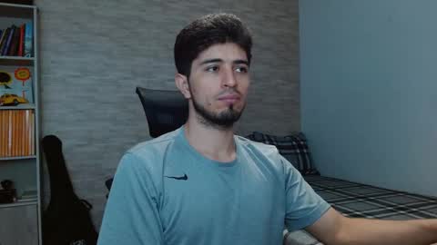 Snapshot of aaron_paul_ chatting on 09/21/25, 06:09 Aaron online show from 09/21/25, 06:09