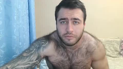 Snapshot of aaron_royal chatting on 12/12/24, 06:31 Davin tayl online show from 12/12/24, 06:31