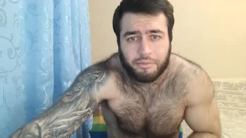 Snapshot of aaron_royal chatting on 01/12/25, 06:38 Davin tayl online show from 01/12/25, 06:38